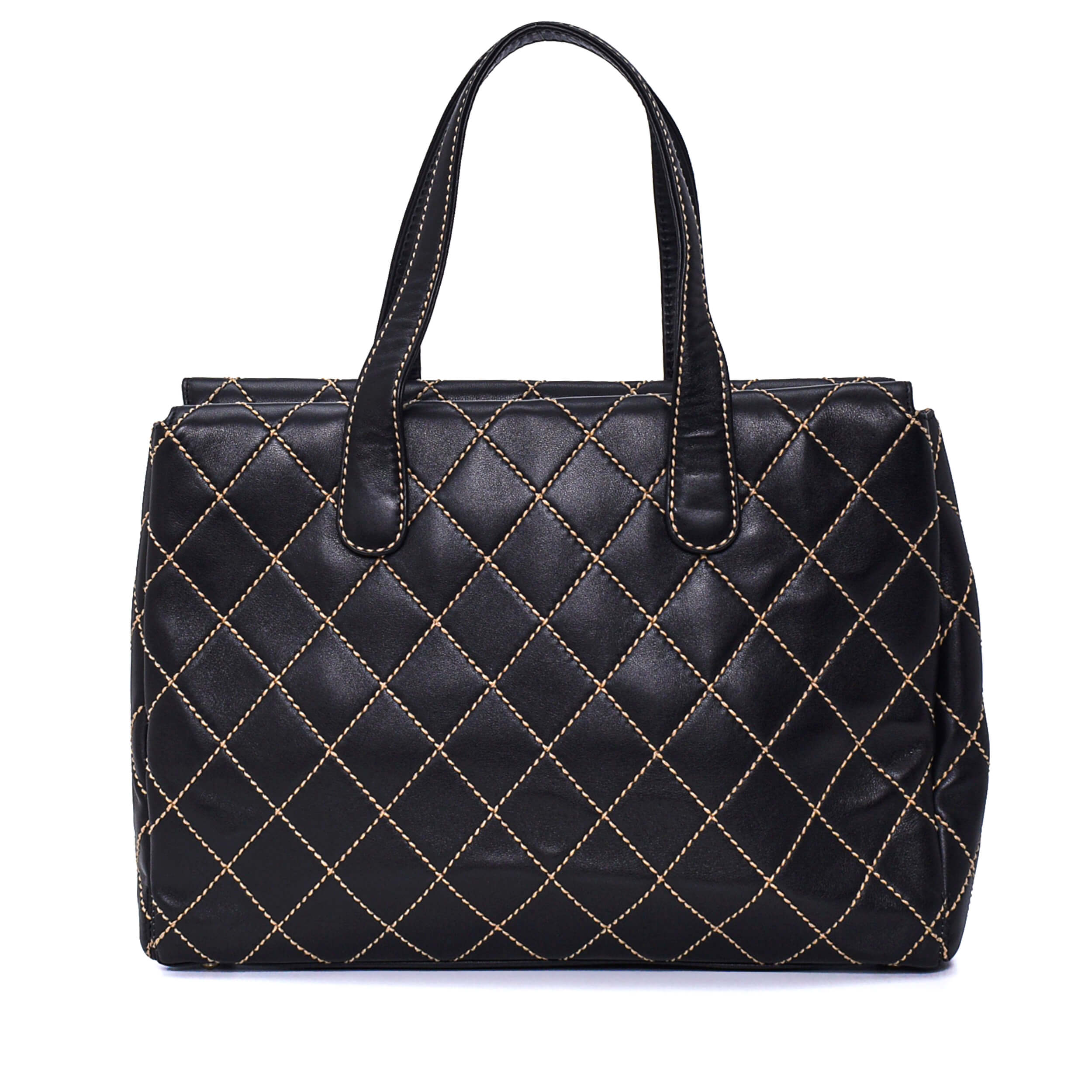 Chanel - Black Quilted Stitch & Lambskin Leather CC Bag